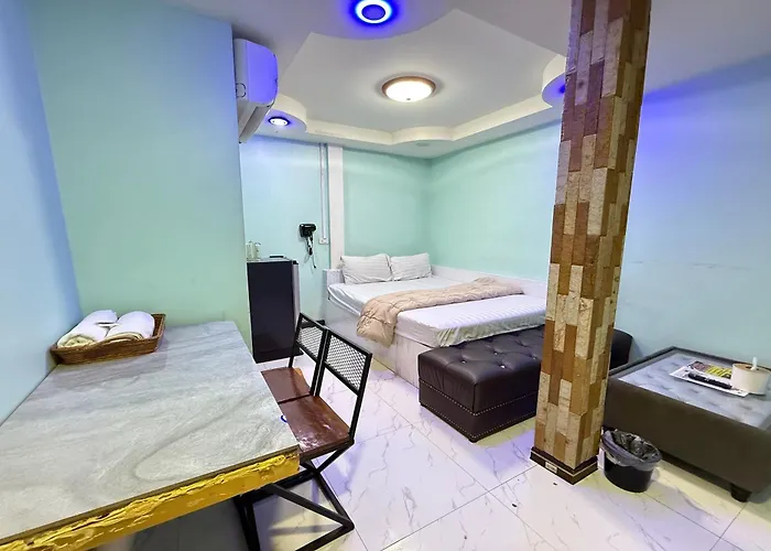 Hostel Bankhunchang บ้านขุนช้างห้องพักรายวันรามคำแหง